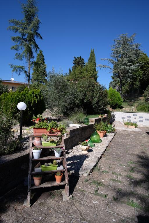 Bed&Breakfast Romantica Evasione Sutri Esterno foto