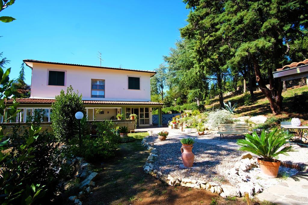 Bed&Breakfast Romantica Evasione Sutri Esterno foto