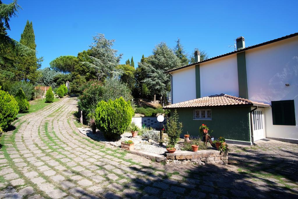 Bed&Breakfast Romantica Evasione Sutri Esterno foto